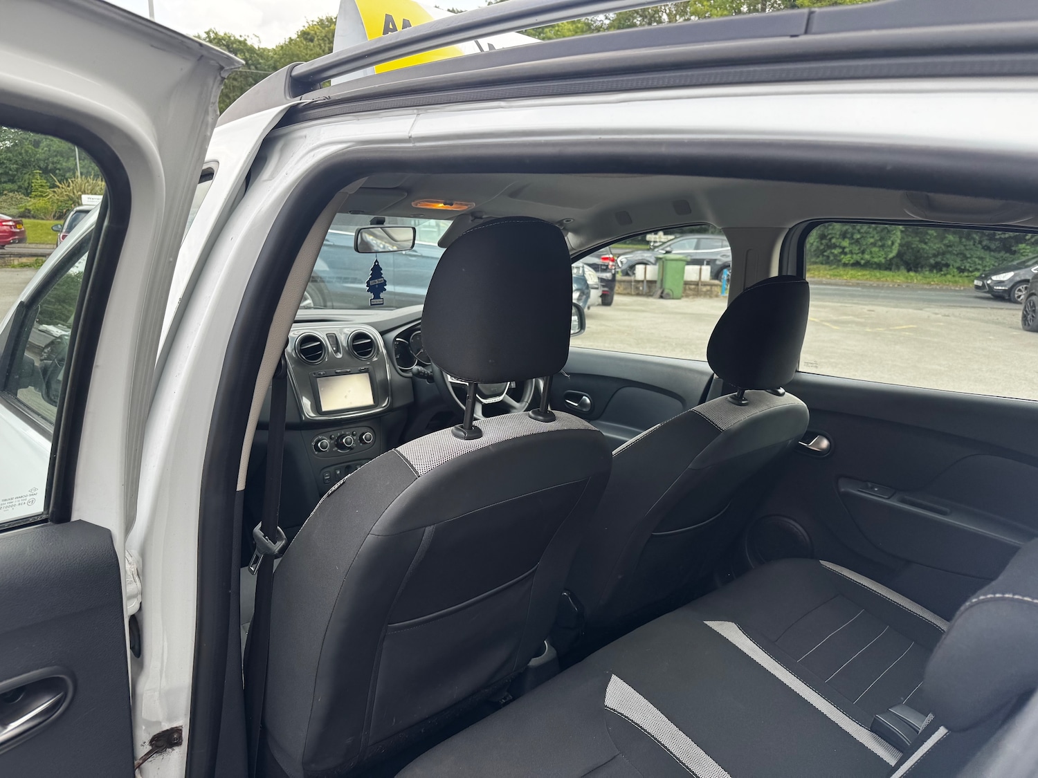 Used Dacia Sandero Stepway 2018 for sale - 76090076: Photo 19