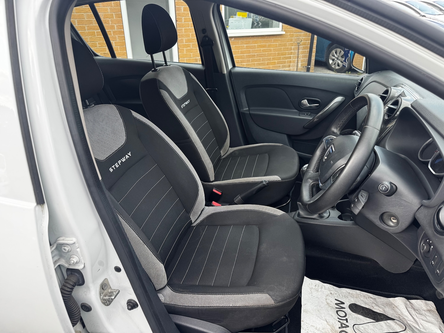 Used Dacia Sandero Stepway 2018 for sale - 76090076: Photo 22