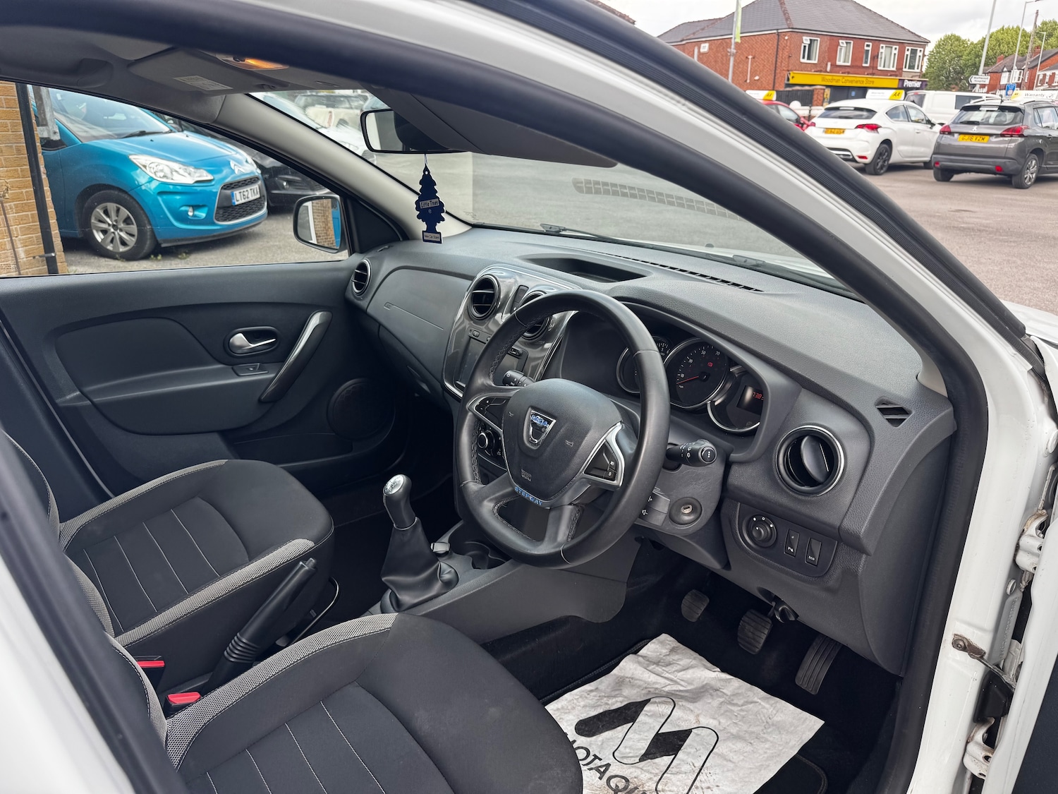 Used Dacia Sandero Stepway 2018 for sale - 76090076: Photo 27