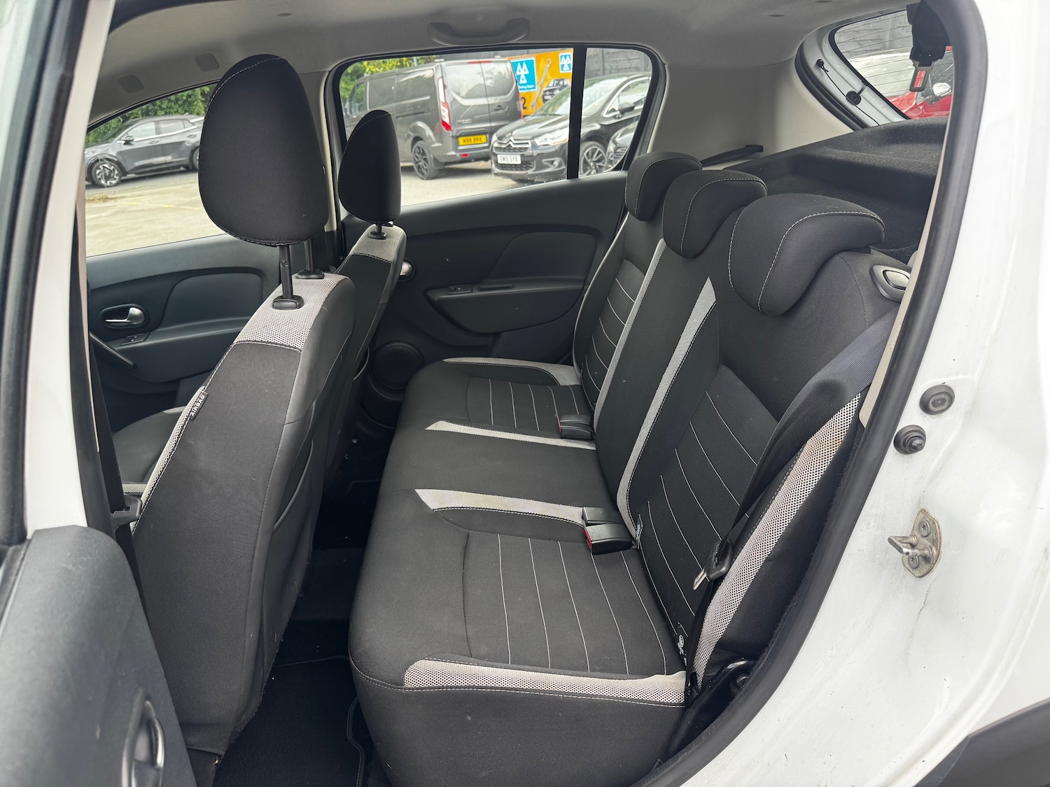 Used Dacia Sandero Stepway 2018 for sale - 76090076: Photo 6