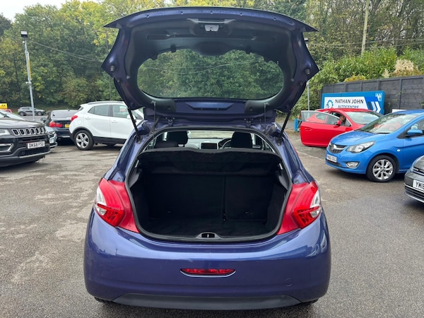 Used Peugeot 208 2015 for sale - 76224970: Photo 15