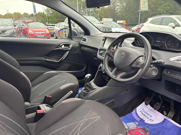 Used Peugeot 208 2015 for sale - 76224970: Photo 8
