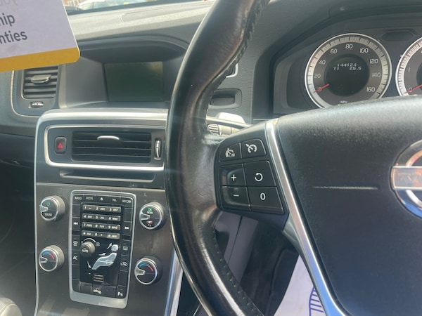 Used Volvo V60 2012 for sale - 75726322: Photo 29