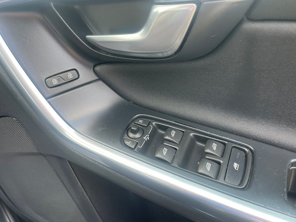 Used Volvo V60 2012 for sale - 75726322: Photo 31