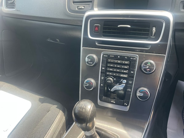 Used Volvo V60 2012 for sale - 75726322: Photo 32