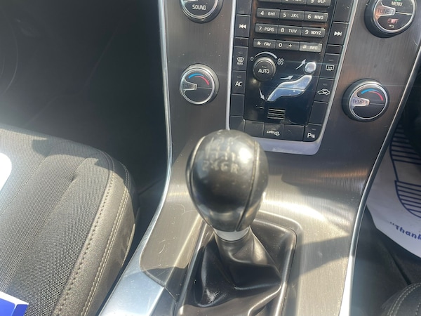 Used Volvo V60 2012 for sale - 75726322: Photo 36