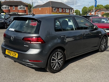 Used Volkswagen Golf 2018 for sale - 75726328: Photo