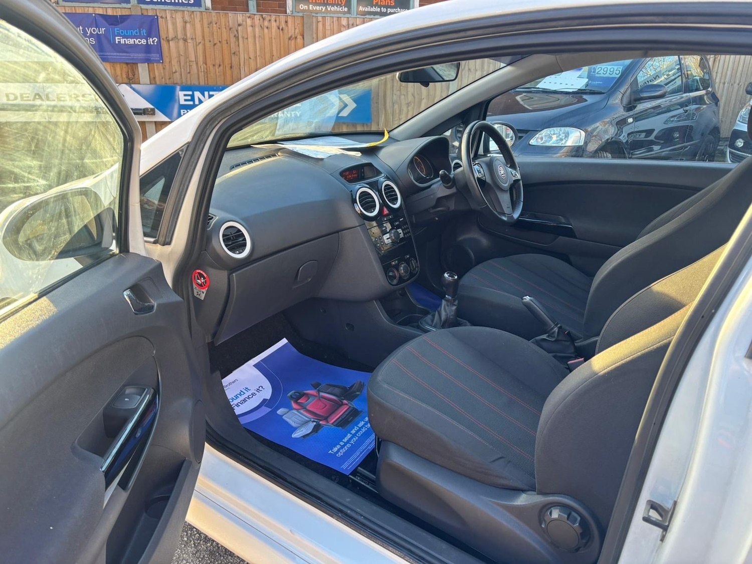 Used Vauxhall Corsa 2010 for sale - 76892352: Photo 9