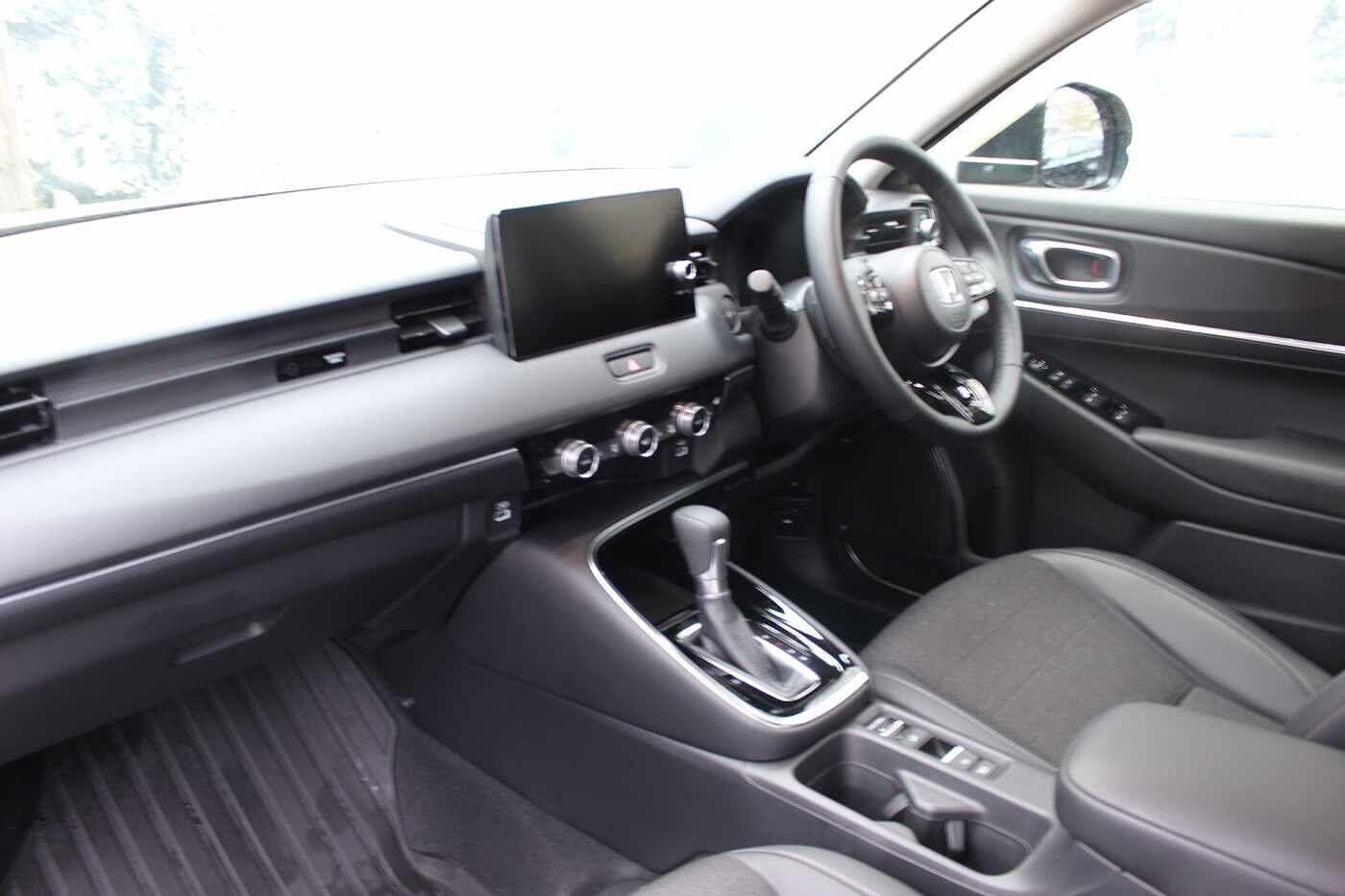 Used Honda HR-V 2024 for sale - 76866261: Photo 2