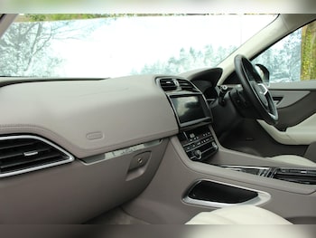 Used Jaguar F-Pace 2019 for sale - 78046760: Photo