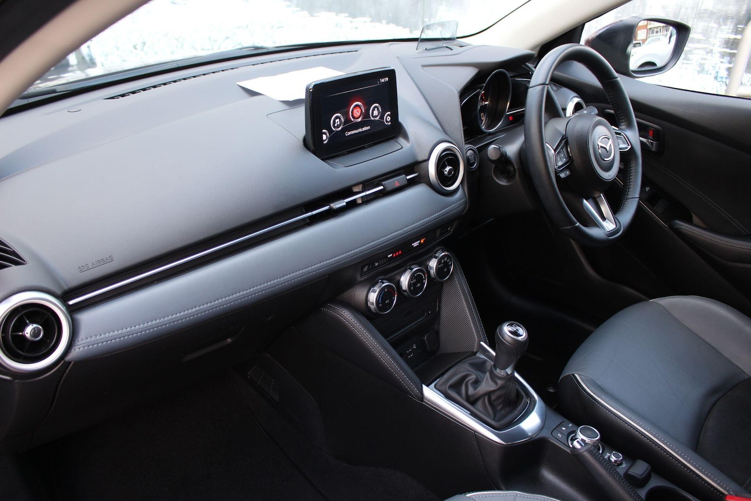 Used Mazda Mazda2 2021 for sale - 77057193: Photo 2