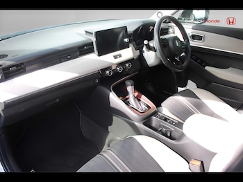 Used Honda HR-V 2023 for sale - 76122534: Photo 2