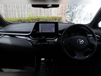 Used Toyota C-HR 2023 for sale - 75577582: Photo