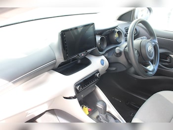Used Toyota Yaris 2023 for sale - 75769298: Photo