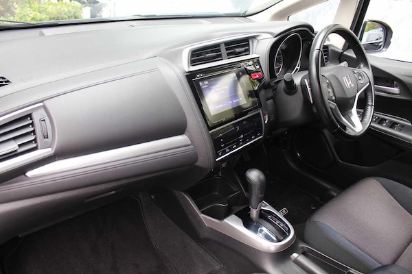 Used Honda Jazz 2016 for sale - 76214141: Photo 2