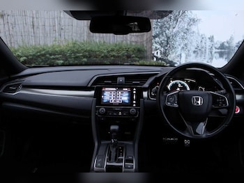 Used Honda Civic 2018 for sale - 76513313: Photo