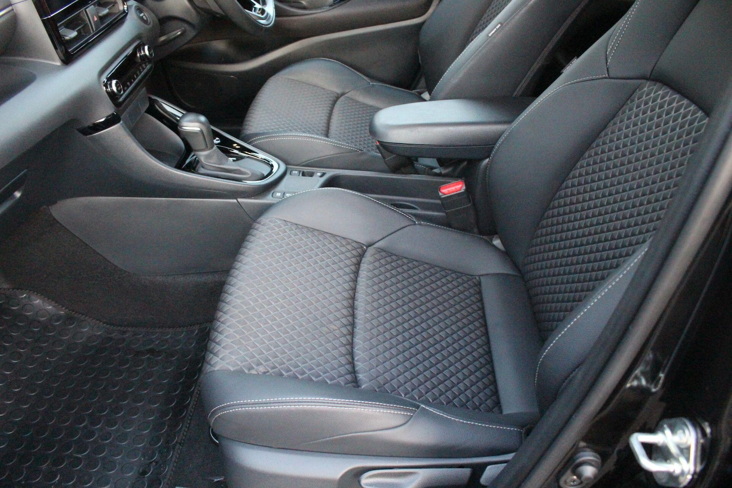 Used Toyota Yaris for sale - 76936374: Photo 14