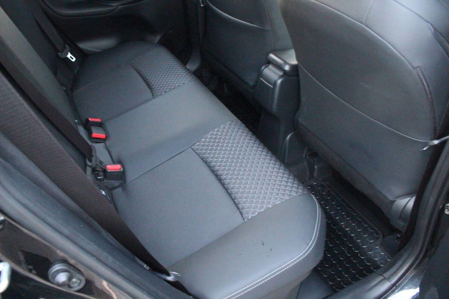 Used Toyota Yaris for sale - 76936374: Photo 21