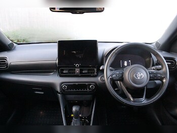 Used Toyota Yaris 2024 for sale - 76936374: Photo