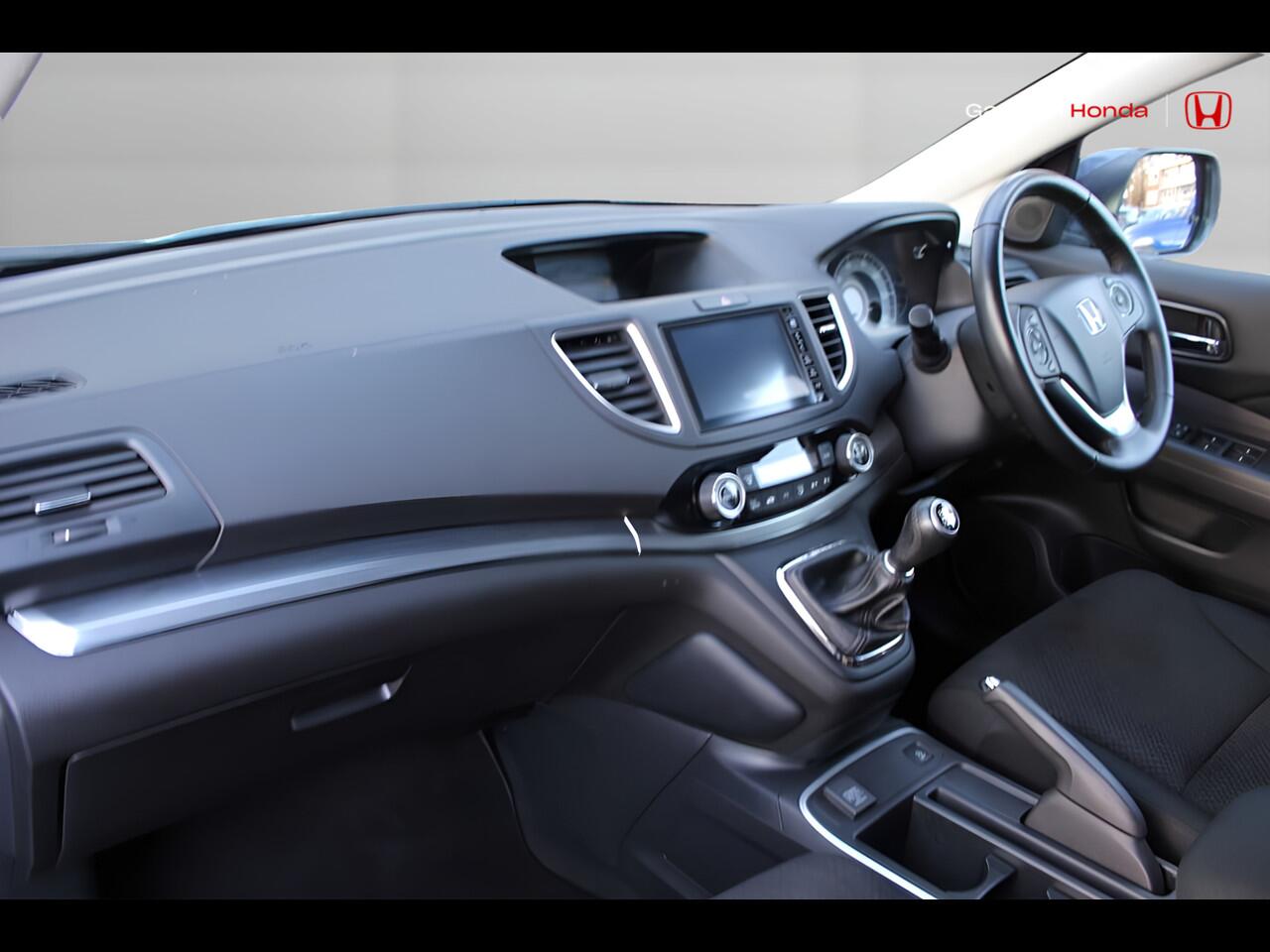 Used Honda CR-V 2016 for sale - 76561672: Photo 2