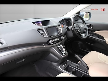 Used Honda CR-V 2018 for sale - 76084700: Photo 2