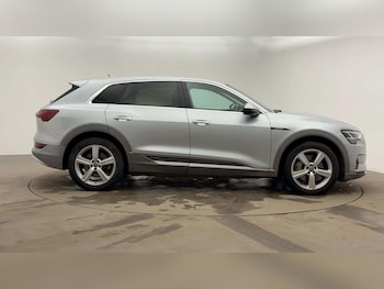 Used Audi e-tron 2021 for sale - 76158911: Photo 4