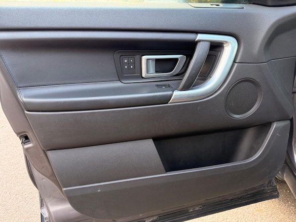 Used Land Rover Discovery Sport 2016 for sale - 76188977: Photo 28