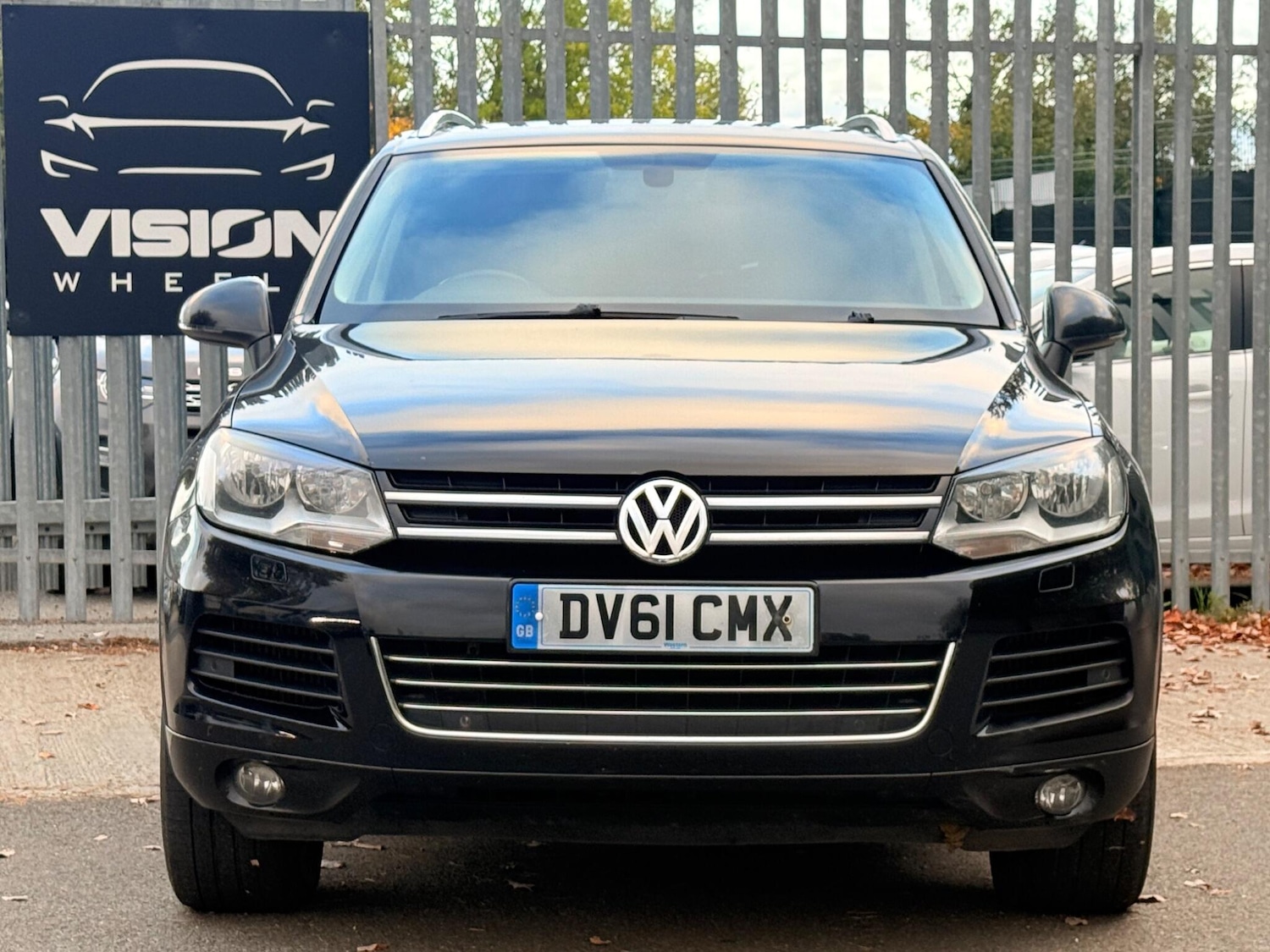 Used Volkswagen Touareg 2011 for sale - 76259619: Photo 2