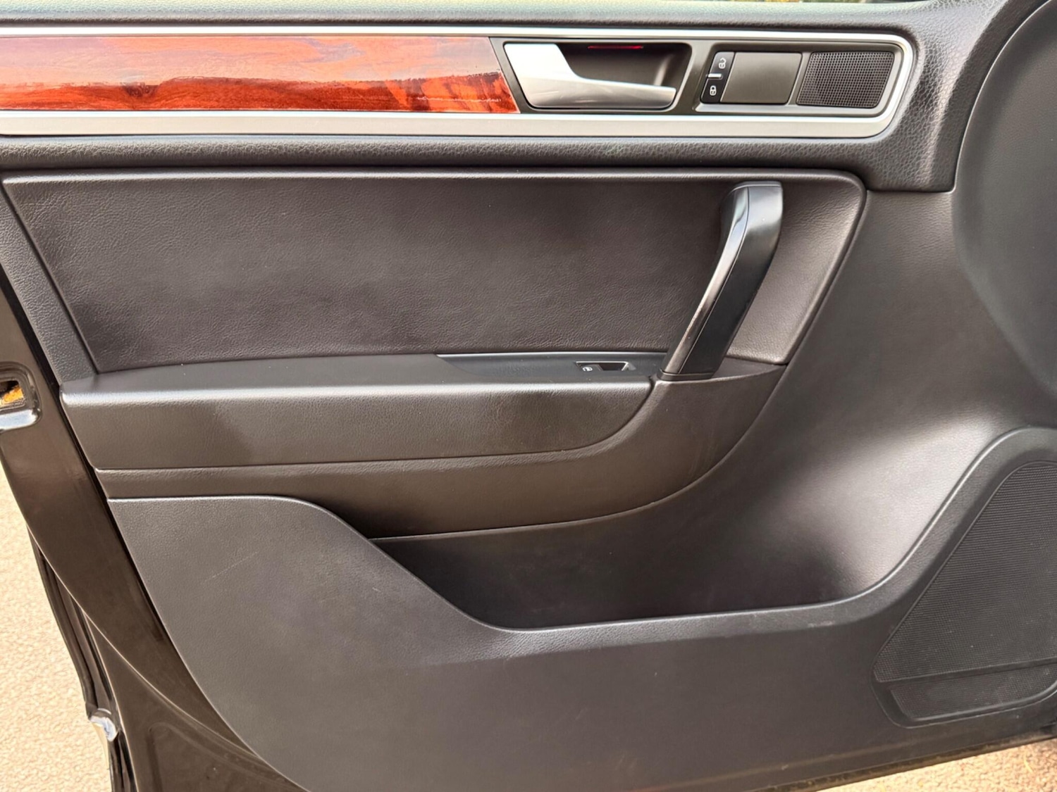 Used Volkswagen Touareg 2011 for sale - 76259619: Photo 25