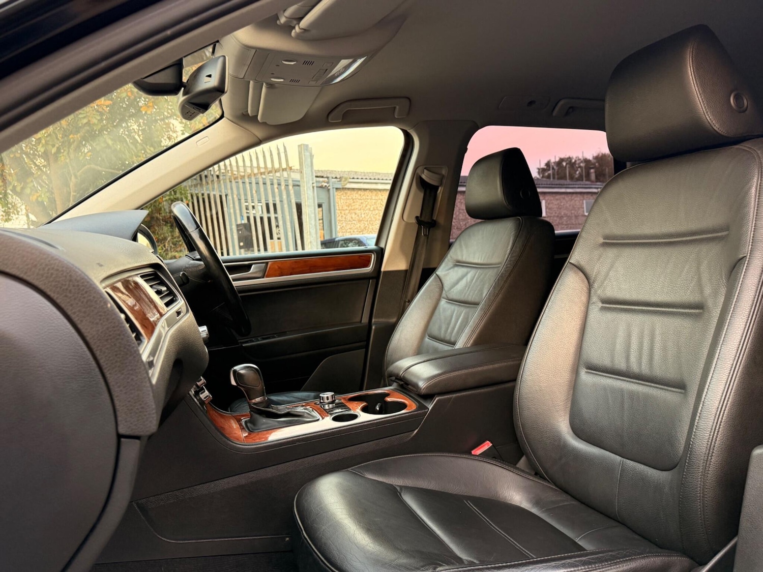 Used Volkswagen Touareg 2011 for sale - 76259619: Photo 32