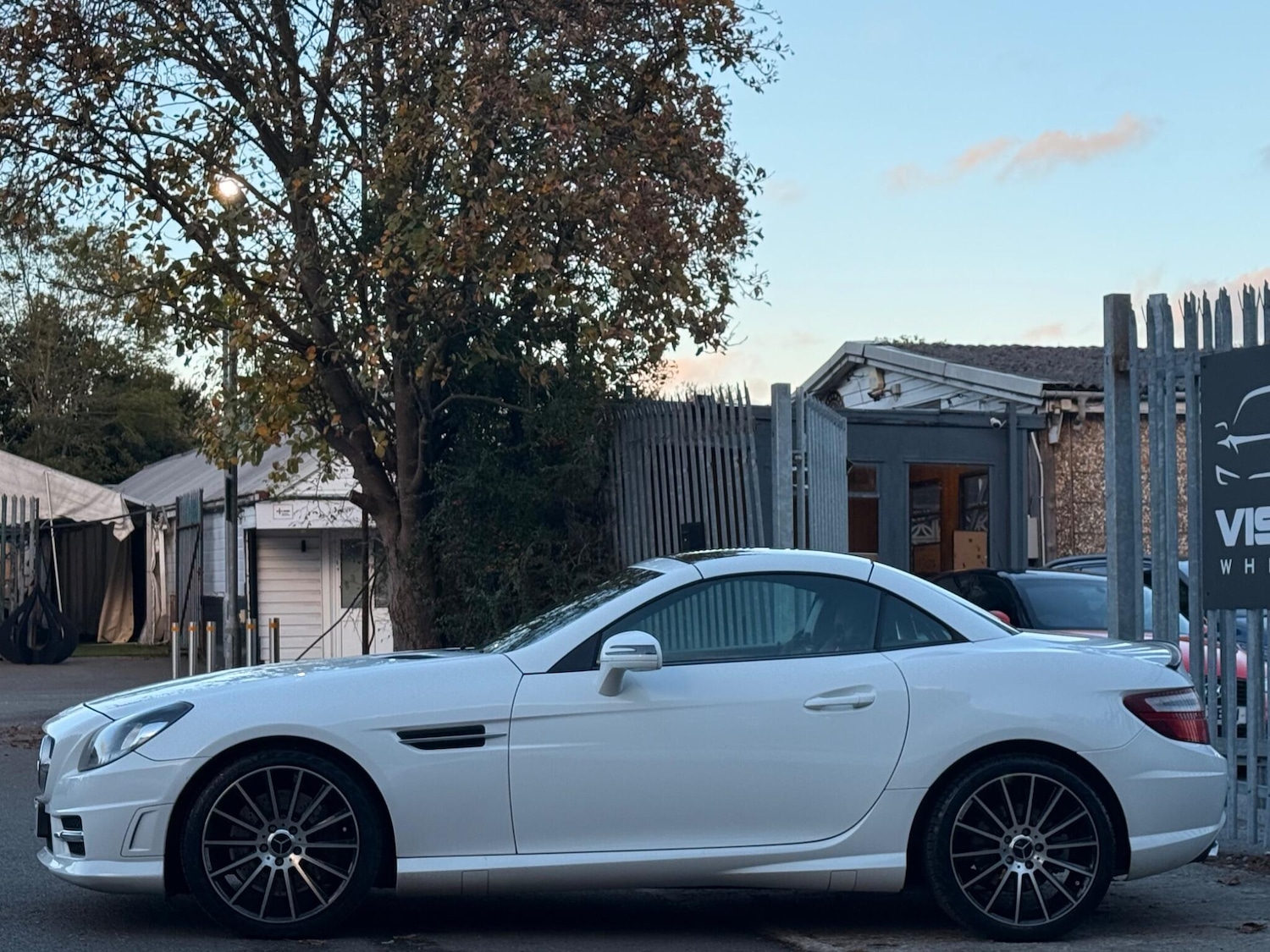 Used Mercedes-Benz SLK 2014 for sale - 76377742: Photo 12