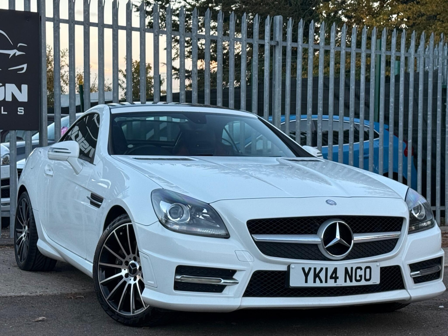 Used Mercedes-Benz SLK 2014 for sale - 76377742: Photo 2