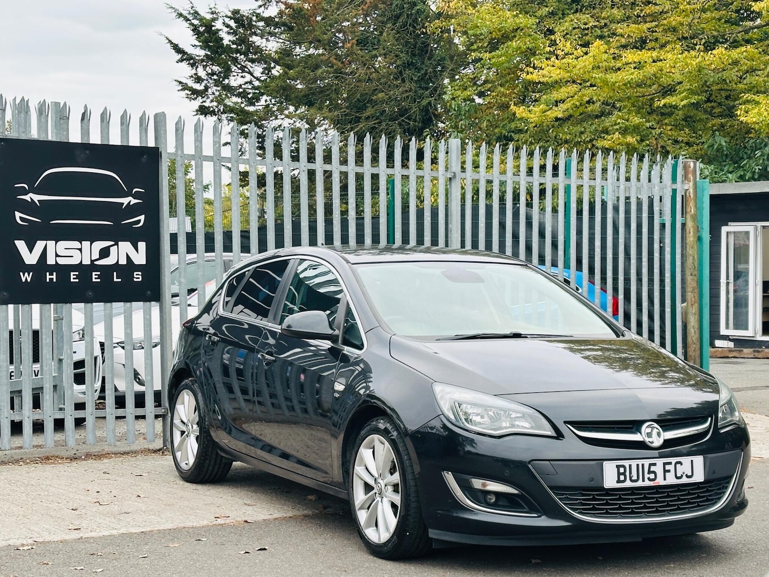 Used Vauxhall Astra 2015 for sale - 76307088: Photo 1