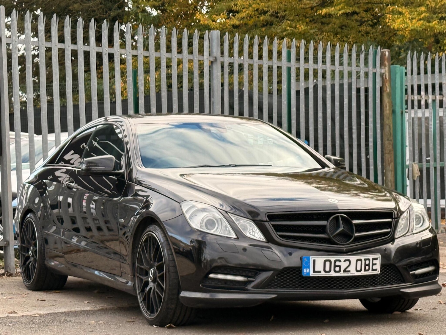 Used Mercedes-Benz E Class 2012 for sale - 76348900: Photo 2