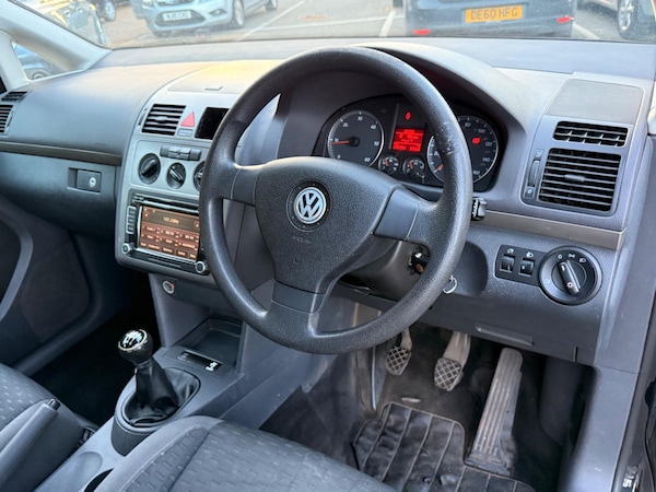 Used Volkswagen Touran 2009 for sale - 76012620: Photo 16