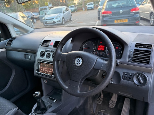 Used Volkswagen Touran 2009 for sale - 76012620: Photo 17