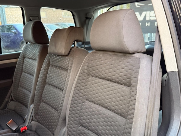 Used Volkswagen Touran 2009 for sale - 76012620: Photo 19