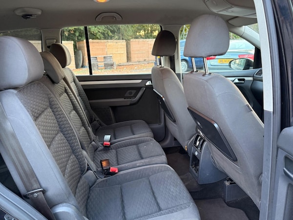 Used Volkswagen Touran 2009 for sale - 76012620: Photo 23