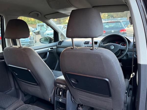 Used Volkswagen Touran 2009 for sale - 76012620: Photo 24