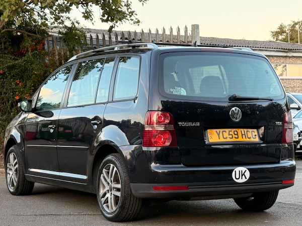 Used Volkswagen Touran 2009 for sale - 76012620: Photo 4