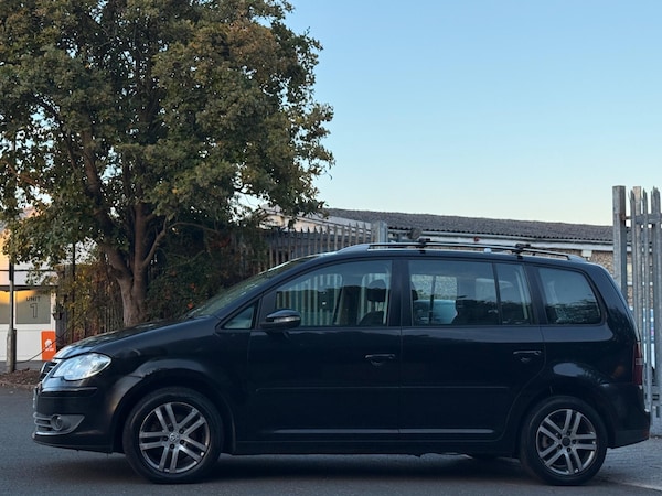 Used Volkswagen Touran 2009 for sale - 76012620: Photo 9
