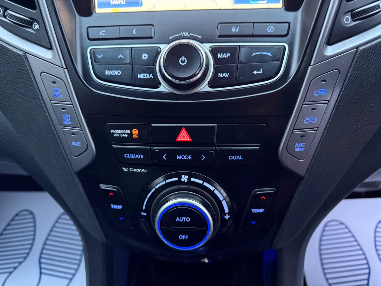 Used Hyundai Santa Fe 2014 for sale - 76398909: Photo 24