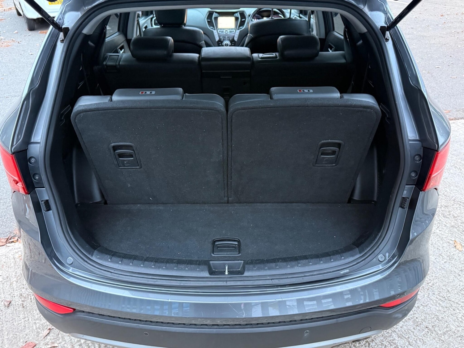 Used Hyundai Santa Fe 2014 for sale - 76398909: Photo 30