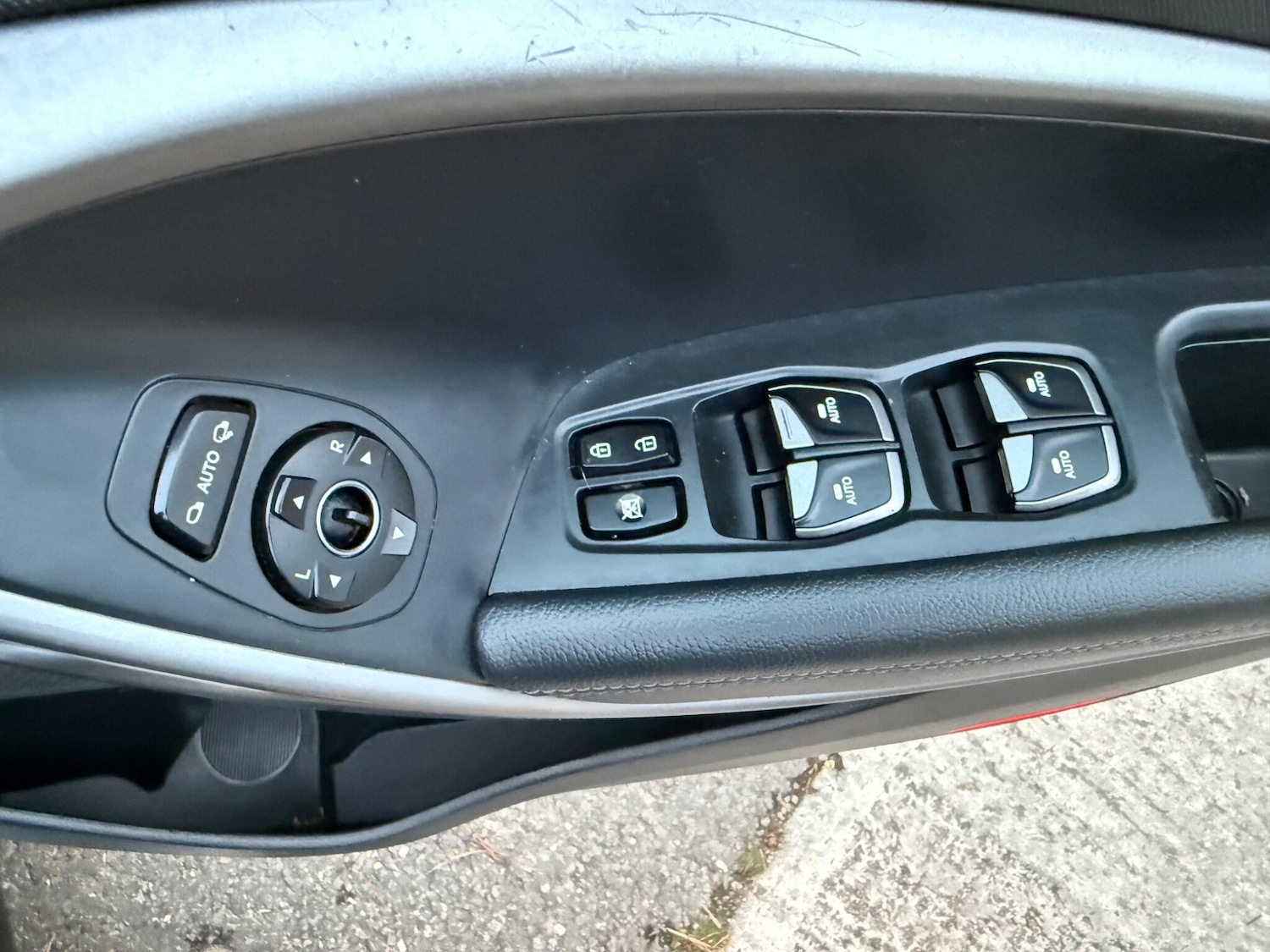 Used Hyundai Santa Fe 2014 for sale - 76398909: Photo 35