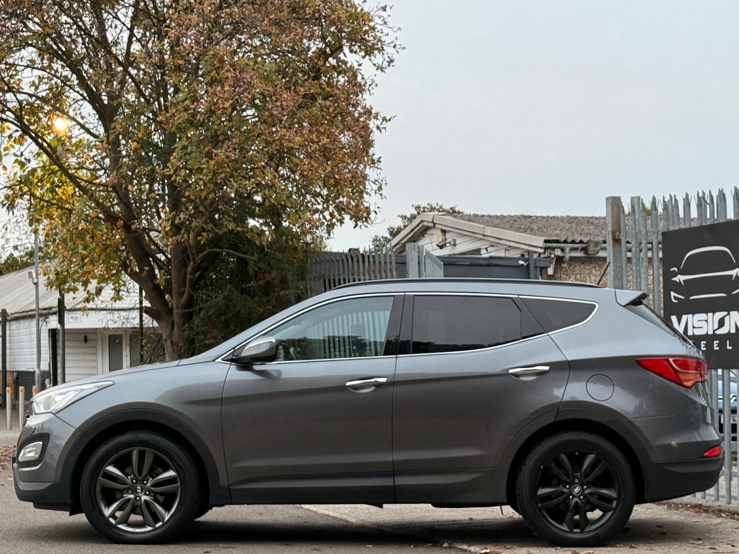 Used Hyundai Santa Fe 2014 for sale - 76398909: Photo 8