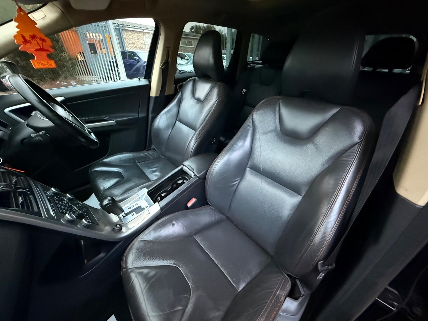 Used Volvo XC60 2010 for sale - 76657390: Photo 12