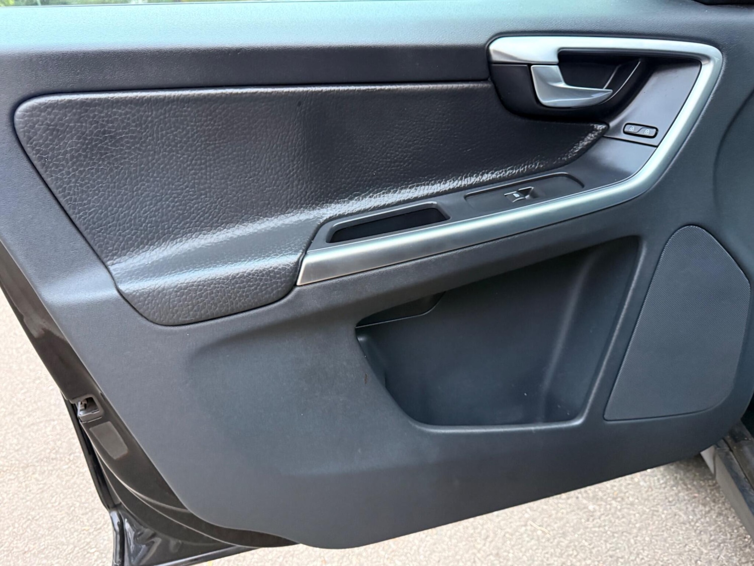 Used Volvo XC60 2010 for sale - 76657390: Photo 13