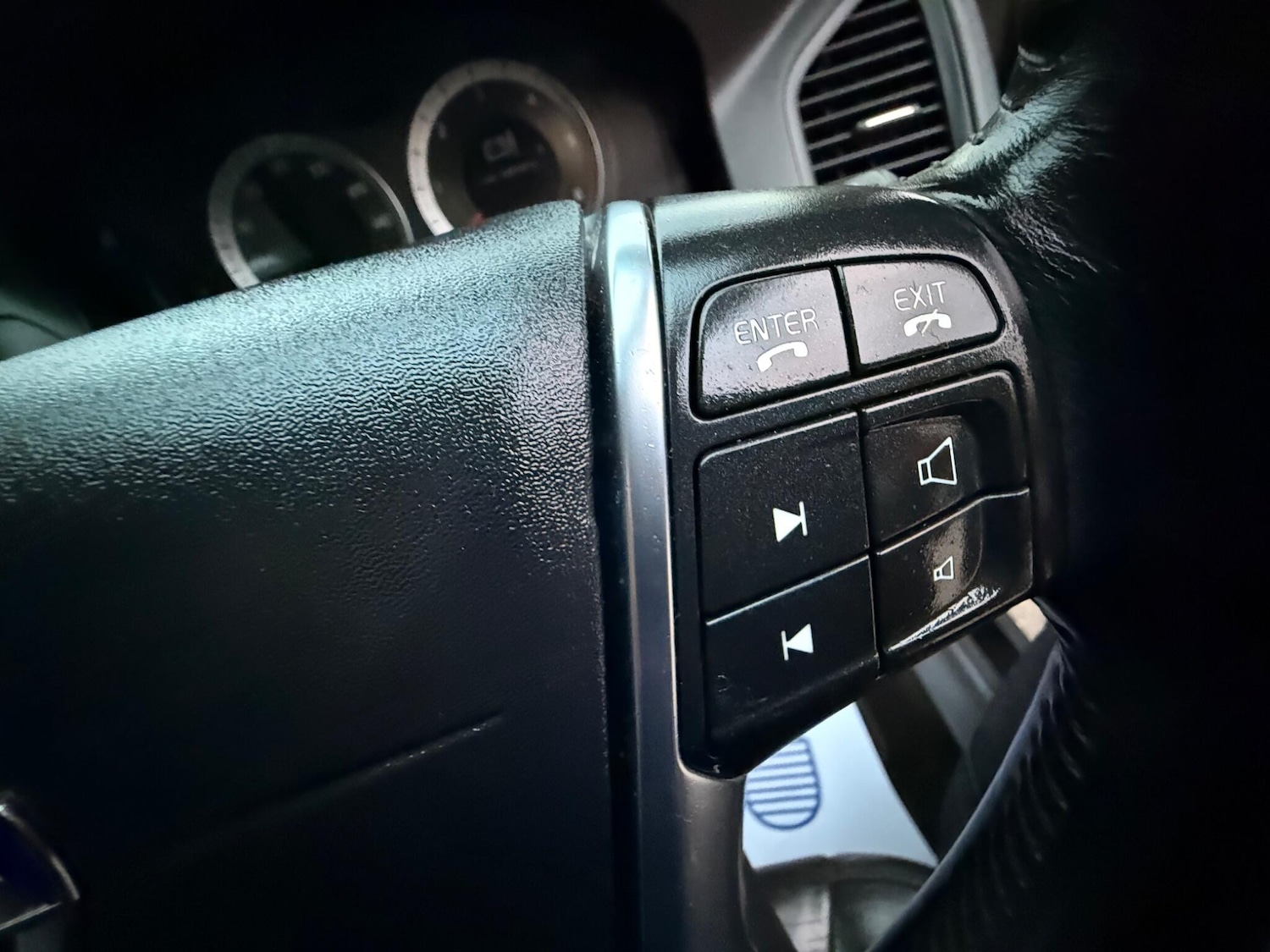 Used Volvo XC60 2010 for sale - 76657390: Photo 27