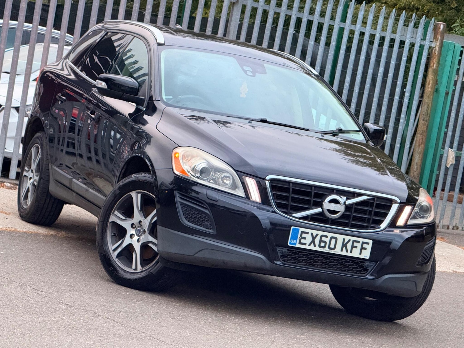 Used Volvo XC60 2010 for sale - 76657390: Photo 39