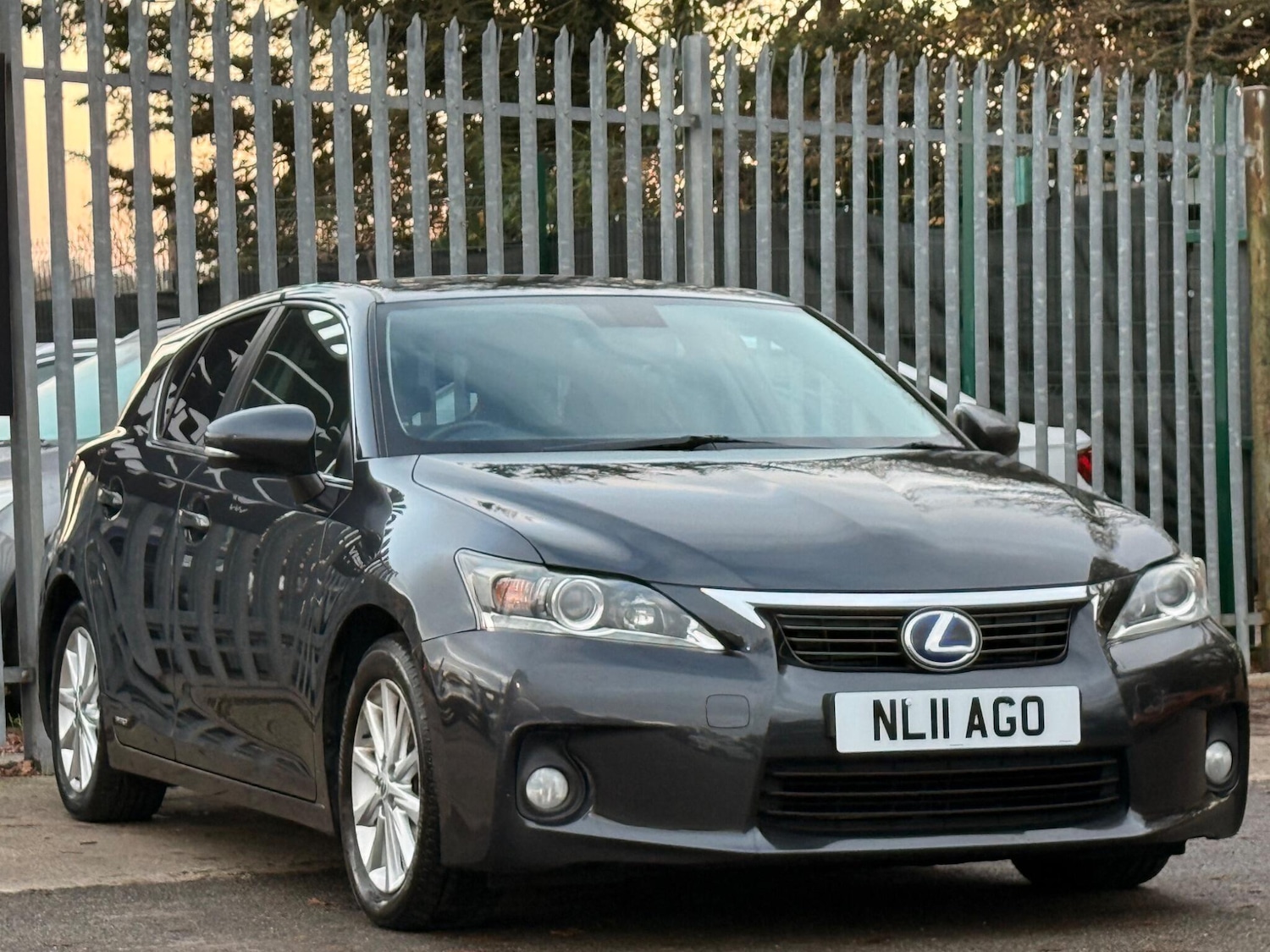 Used Lexus CT 2011 for sale - 76701179: Photo 2